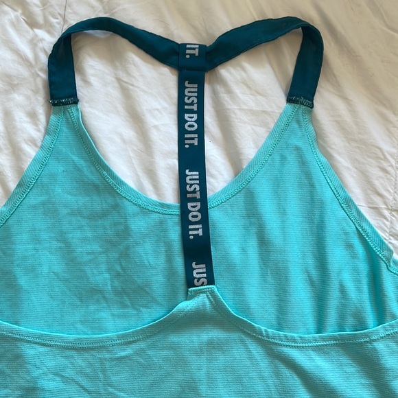 Nike dri fit women’s tank - Picture 2 of 3